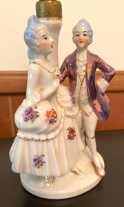 lot 91 image: Vintage Figural Porcelain Lamp