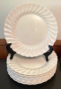 lot 99 image: Myott Olde Chelsea Staffordshire China of England Grouping