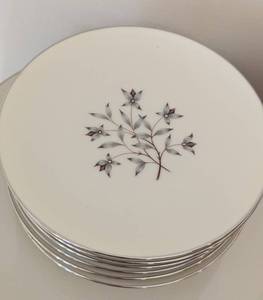 lot 19 image: Lenox Princess Dish Set