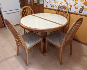 lot 30 image: Tile Topped Kitchen Table