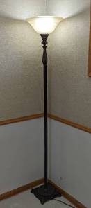 lot 32 image: Dark Bronze Floor Lamp
