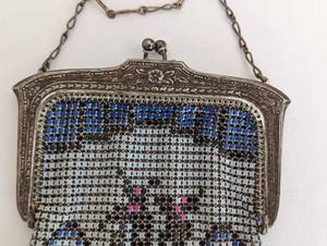 lot 39 image: Vintage Whiting & Davis Mesh Metal Purse