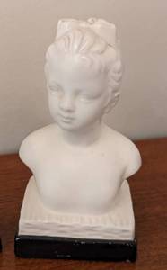 lot 117 image: Pair of Vintage Bust Bookends