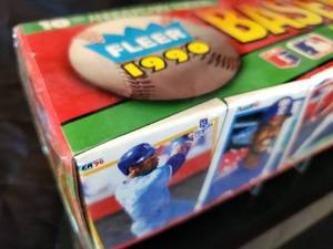 1990 Factory Sealed Fleer Baseball Card Set