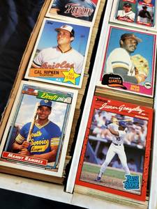 Over 400 Assorted 1980s - 90s Baseball Cards Lot