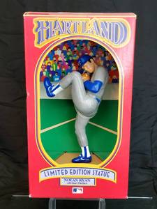 New in Box Nolan Ryan All Star Pitcher Heartland Collection Limited Edition Statue