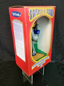 New in Box Nolan Ryan All Star Pitcher Heartland Collection Limited Edition Statue