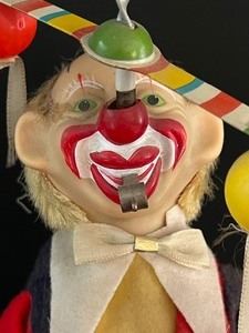 lot 7 image: Vintage Pinky the Juggling Clown