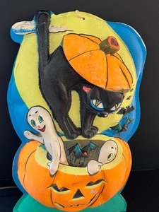 lot 16 image: Vintage Light Up Decorative Halloween Sign