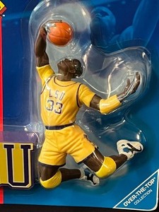 lot 136 image: NEW Shaq Attack Jammin Giant Figurine