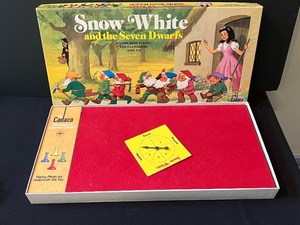 lot 145 image: Vintage 1977 Snow White Board Game by Cadaco