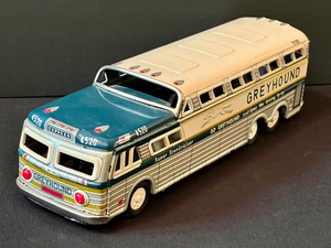 lot 58 image: Vintage Tin Greyhound Bus
