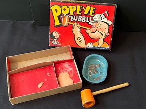 lot 98 image: Vintage Popeye Bubble Set