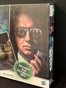 lot 117 image: CLUE Secrets and Spies Board Game