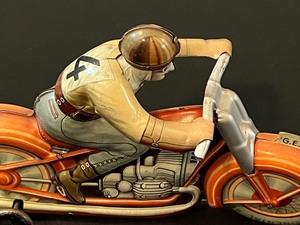lot 124 image: Vintage U.S. Zone Germany 1950s Tin Wind Up Motorcycle Toy