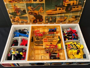 lot 130B image: Vintage Lego Set No. 404