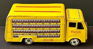 lot 162 image: Vintage Tin Coca Cola Truck