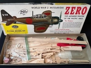 lot 169 image: Vintage Gullows WW2 Mitsubishi Zero Japanese Fighter Model Kit