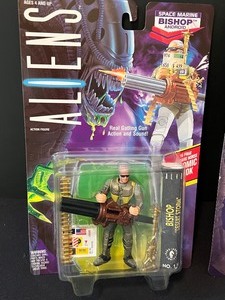 lot 191 image: Three Alien Figurines Bishop Androids, Flying Queen Alien and The Ultimate Battle Between Beast and Hunter