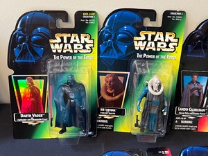 lot 200 image: Collection of 8 Star Wars The Power of the Force Figurines