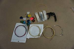 Guitar Accessories - Capo, Picks, Strings, Pegs