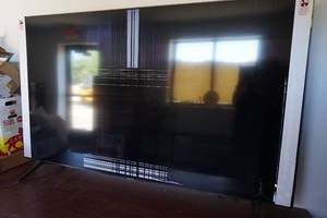 Samsung UN82TU700DF 82 TV - BROKEN SCREEN