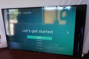 Philips 65 4K Roku Smart TV - BROKEN SCREEN