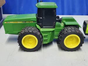Steiger Panther CP-1400 and John Deere 8560