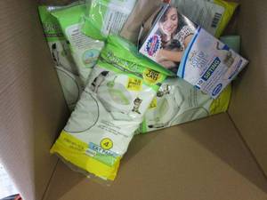 box with cat pads and litter bags ...