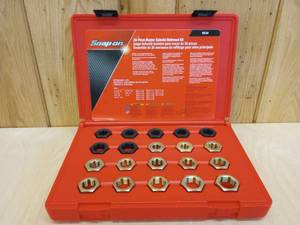 lot 18 image: Snap-On 20 Piece Master Spindle Rethread Kit