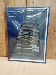 lot 24 image: Blue-Point 12 Piece Metric Stubby Ratcheting Combination Wrench Set