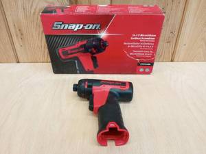 lot 29 image: Snap-On 14.4 V Micro Lithium Cordless Screwdriver