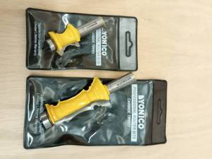 lot 104 image: Yonico Router Bits