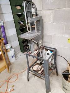 lot 244 image: Delta Band Saw