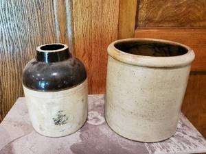 lot 266 image: 2 Stoneware Items