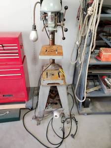 lot 148 image: Walker Turner Drill Press