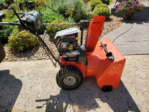 lot 153 image: Ariens Compact 24 Snowblower