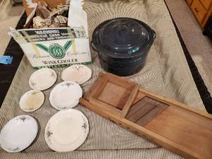 lot 221 image: Collection Of Kitchenware