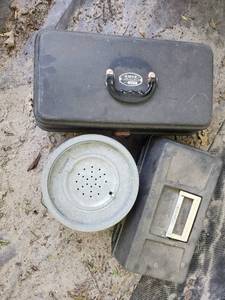 lot 31 image: Assorted Fishing Supplies