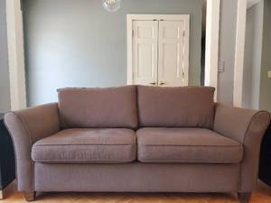 lot 45 image: Couch