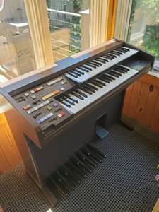 lot 91 image: Technics Electric Organ