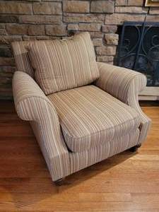 lot 19 image: Bernhardt Furniture Club Chair and Ottoman