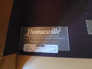 lot 20 image: Thomasville 3 Cushion Leather Sofa