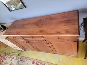 lot 88 image: Contemporary Dining Buffet