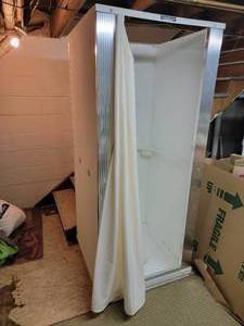 lot 101 image: Durastall Outdoor Shower Unit