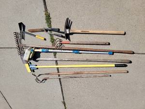 lot 102 image: Garage Tool Bundle