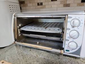 lot 47 image: Kitchen Appliance Package A