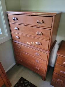 lot 55 image: Lovely Vintage 6 Drawer High-Boy Dresser