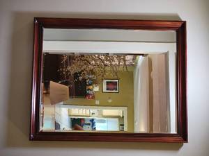 lot 26 image: Stunning Carved Wood Frame Wall Mirror