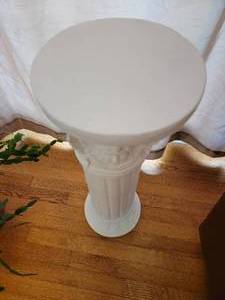 lot 13 image: White Plaster Pedestal Column with Angels